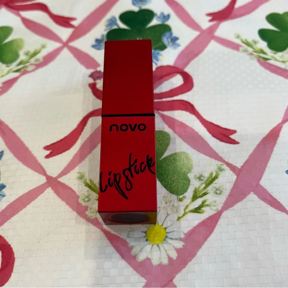 Vampy Lipstick in a Beautiful Red Square Tube